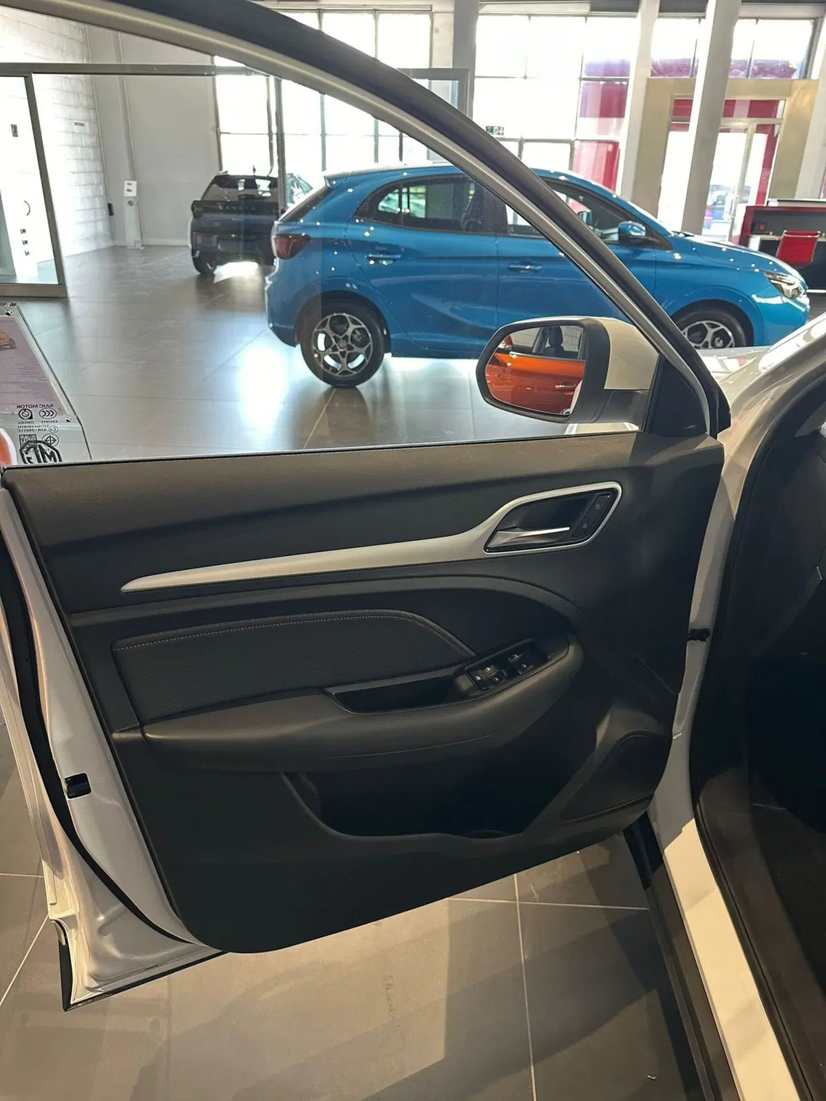 Mg ZS (2021-->) usata a Lucca (9)