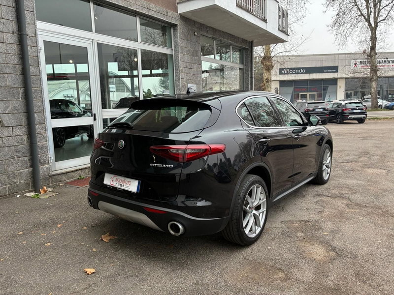 Alfa Romeo Stelvio usata a Monza e Brianza (4)