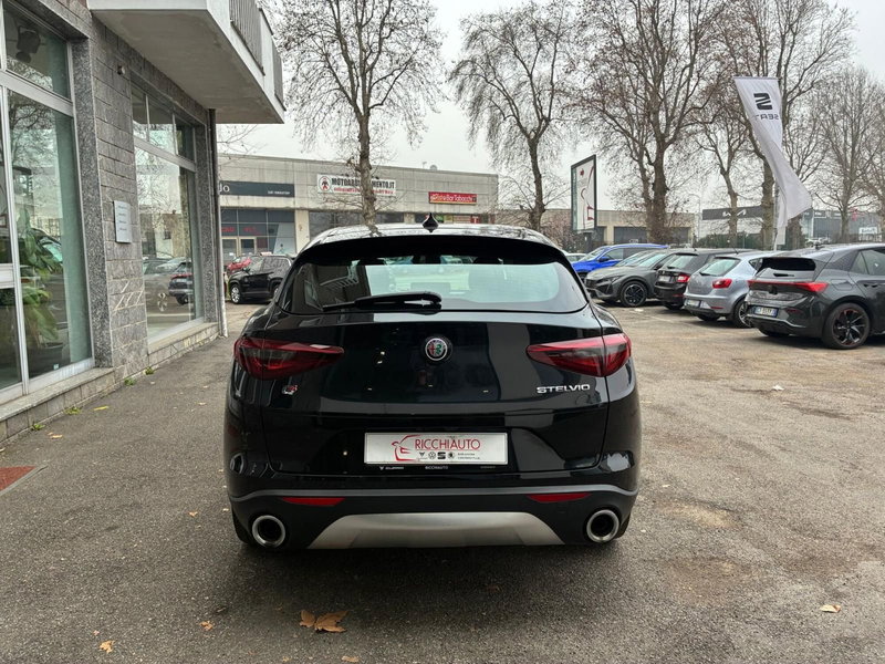 Alfa Romeo Stelvio usata a Monza e Brianza (6)