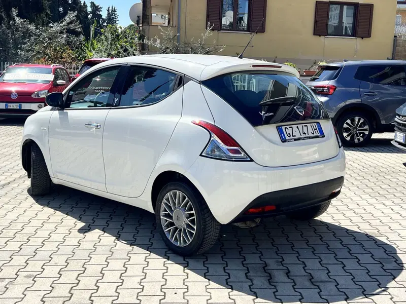 Lancia Ypsilon usata a Chieti (4)