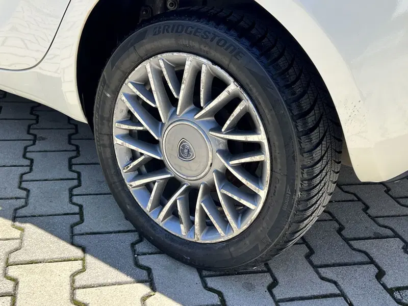 Lancia Ypsilon usata a Chieti (5)