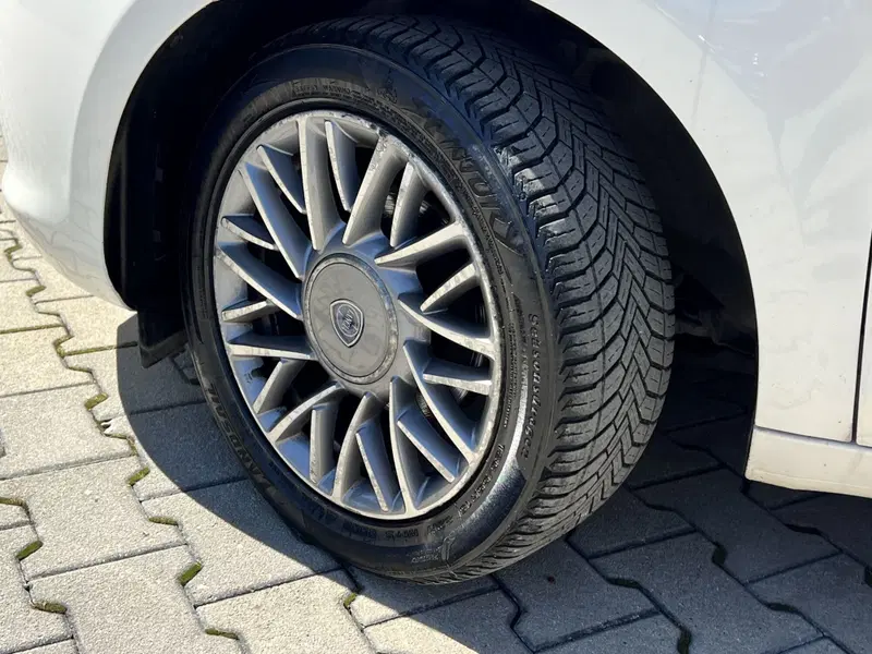 Lancia Ypsilon usata a Chieti (6)