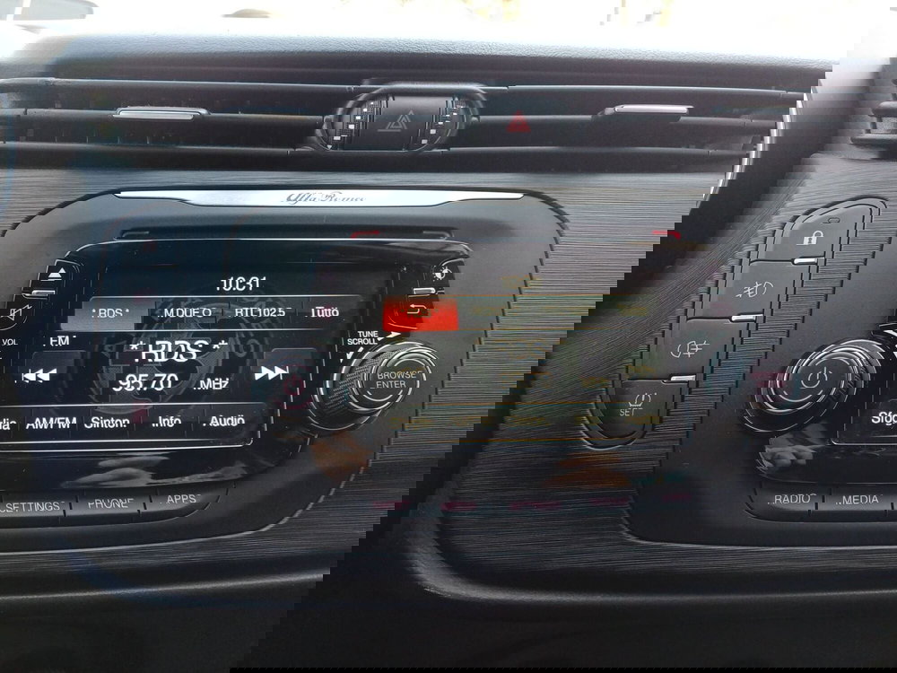 Alfa Romeo Giulietta usata a Modena (12)