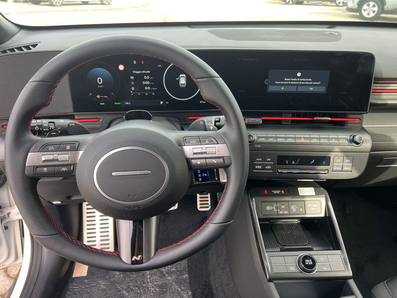 Hyundai Kona nuova a Reggio Calabria (11)