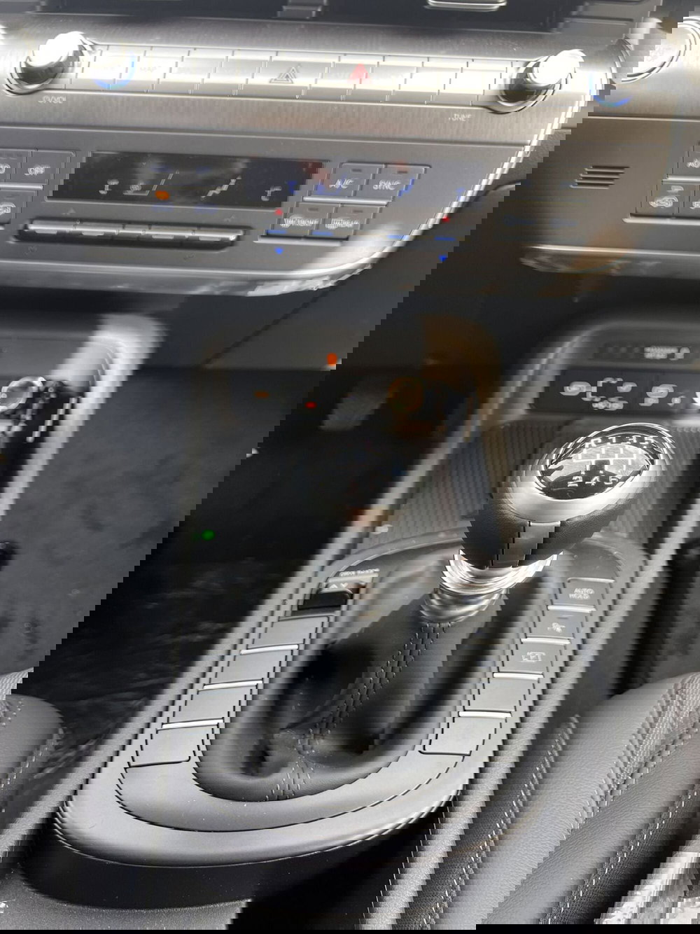 Hyundai Kona nuova a Reggio Calabria (16)