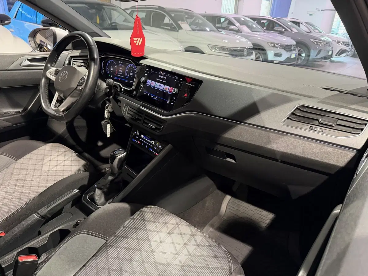 Volkswagen Taigo usata a Genova (12)