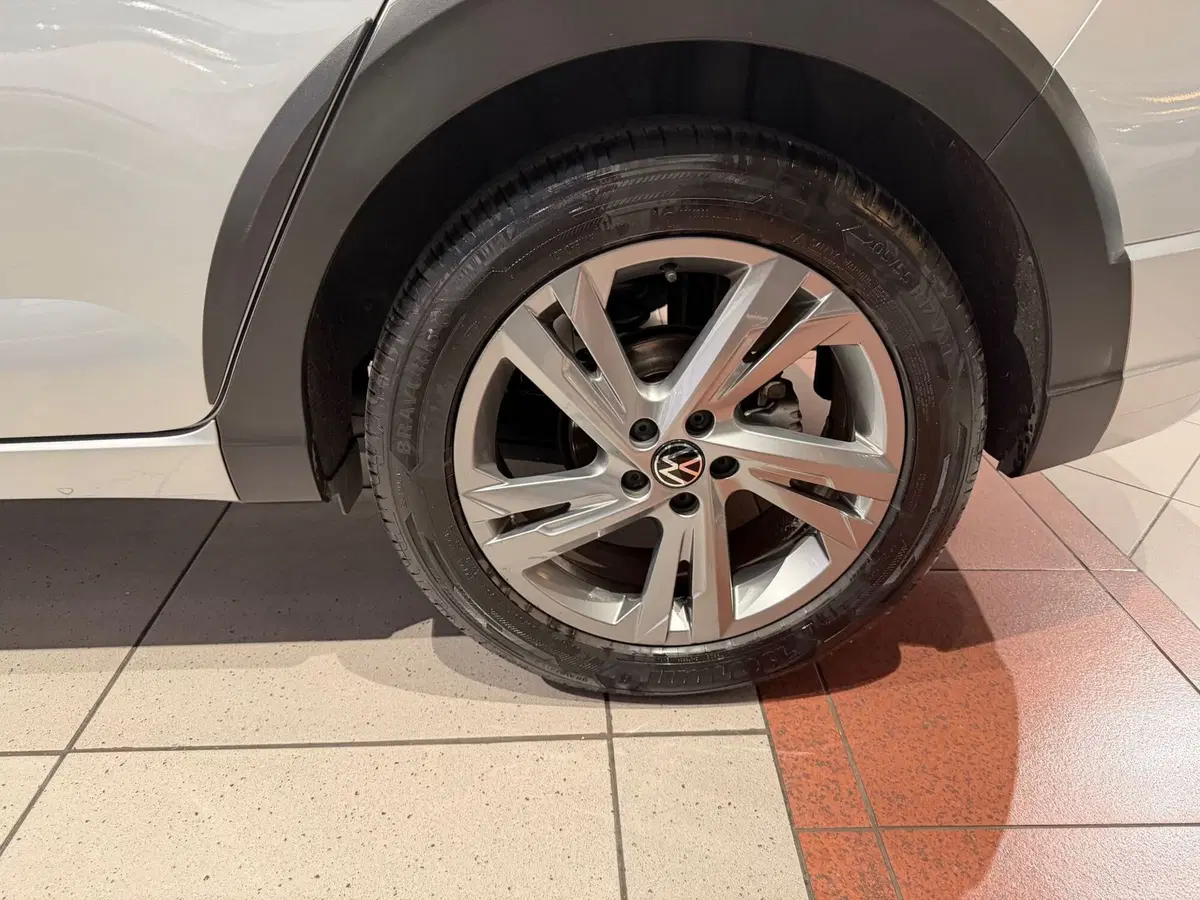 Volkswagen Taigo usata a Genova (16)