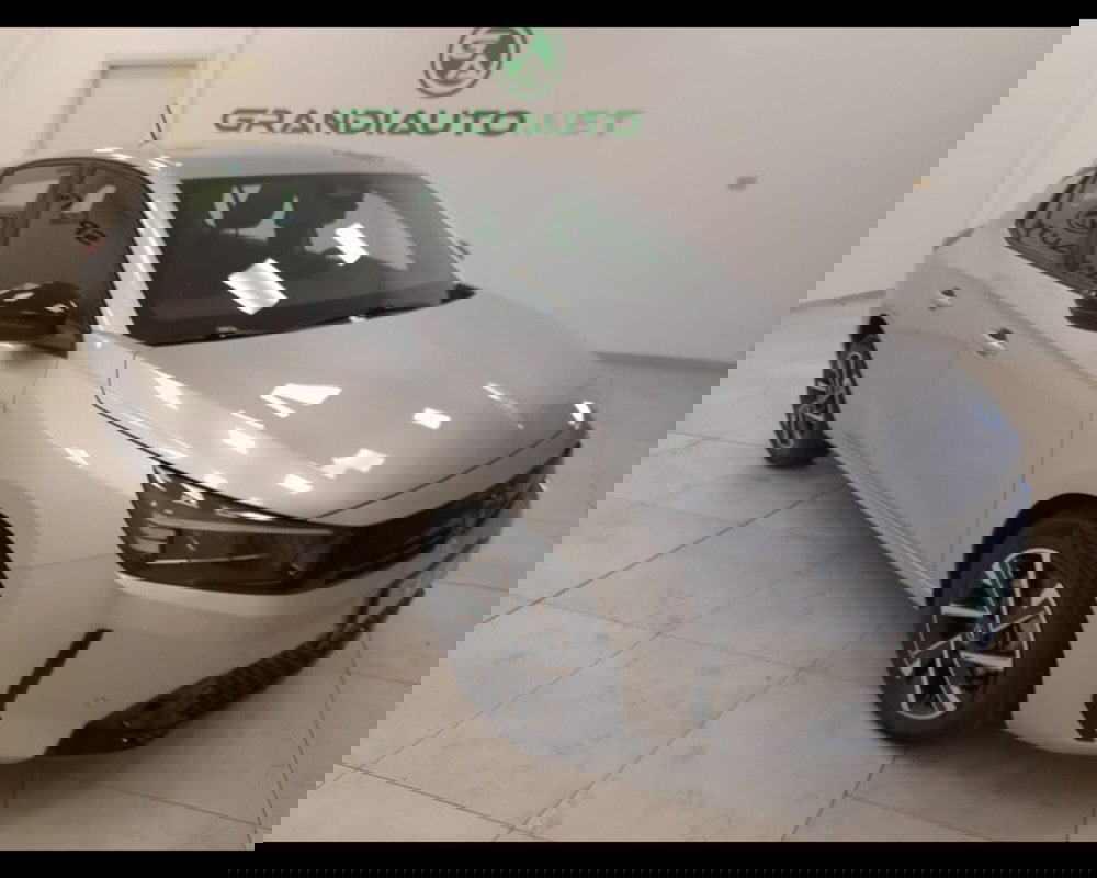 Opel Corsa nuova a Savona (8)