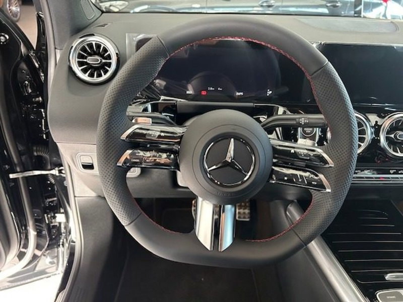 Mercedes-Benz GLA SUV nuova a Potenza (5)