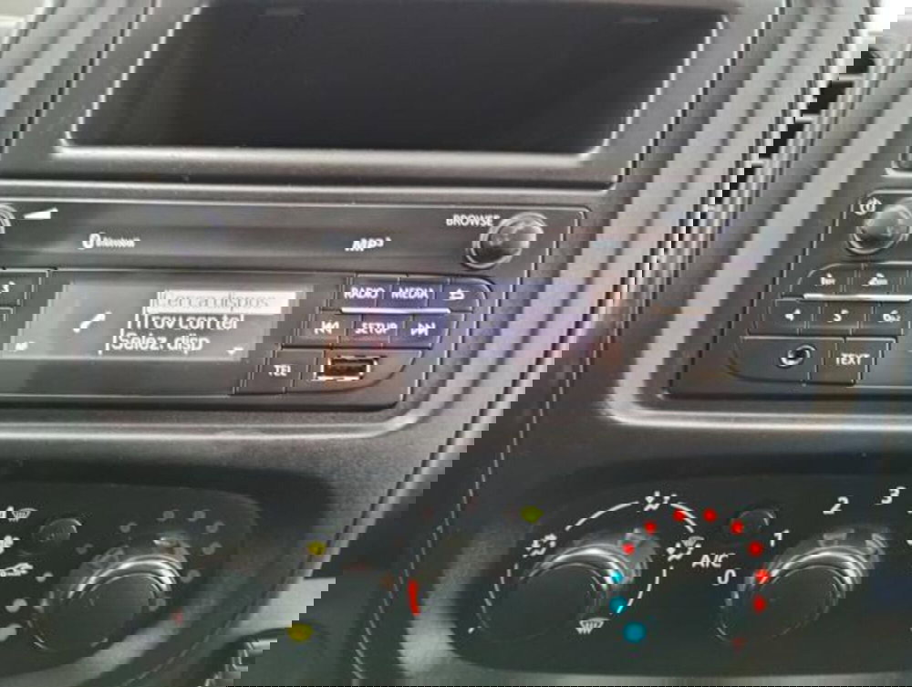 Opel Vivaro Furgone usata a Como (10)