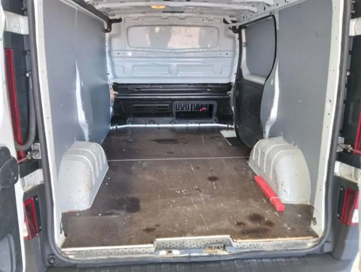 Opel Vivaro Furgone usata a Como (11)