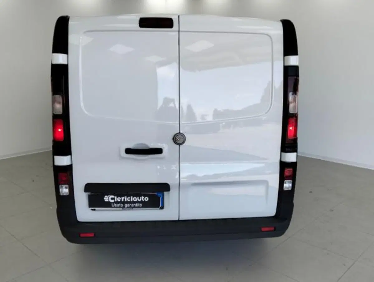 Opel Vivaro Furgone usata a Como (2)