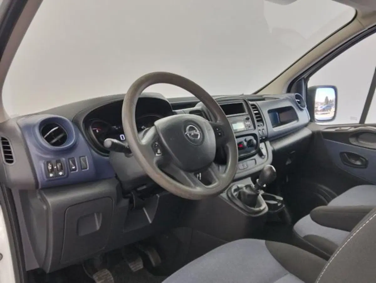 Opel Vivaro Furgone usata a Como (8)