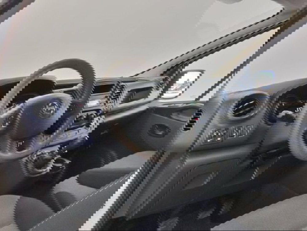 Opel Vivaro Furgone usata a Como (8)