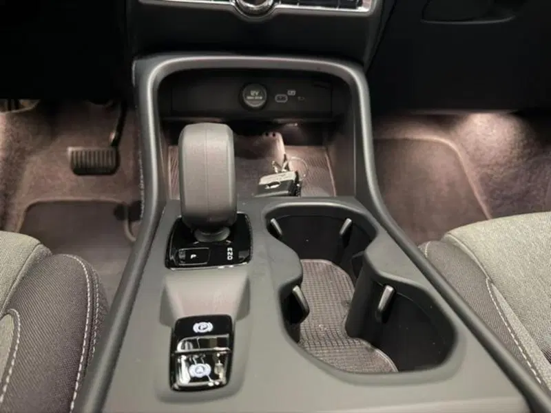 Volvo XC40 usata a Como (13)