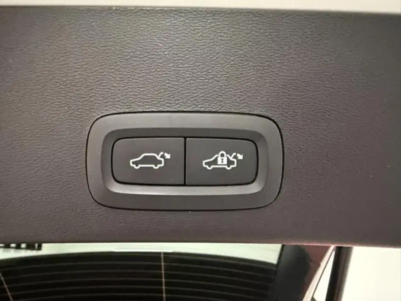 Volvo XC40 usata a Como (18)