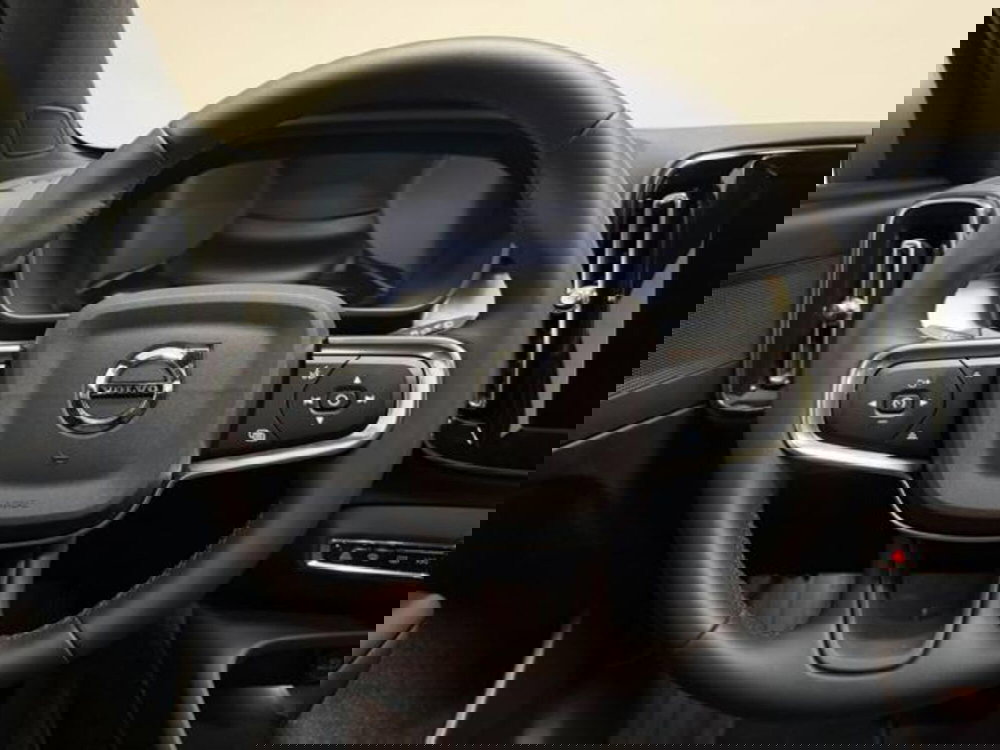 Volvo XC40 usata a Como (11)