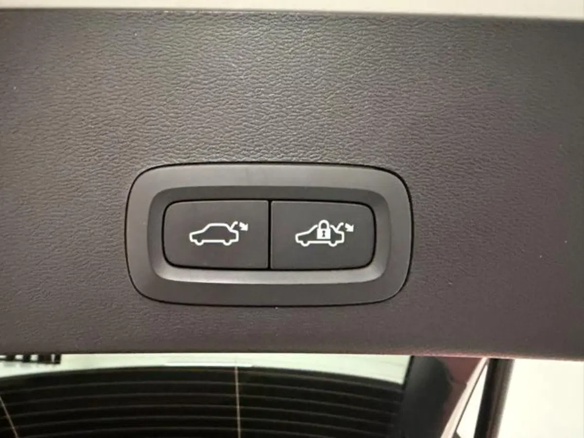 Volvo XC40 usata a Como (18)