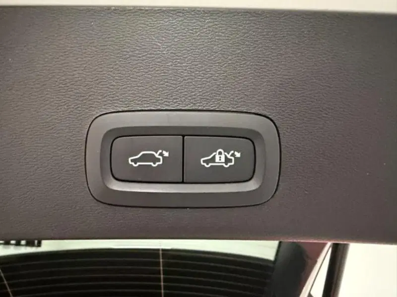 Volvo XC40 usata a Como (18)