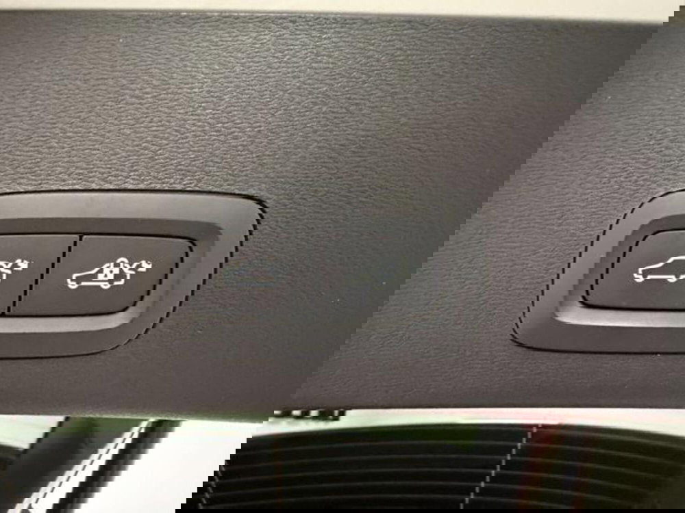 Volvo XC40 usata a Como (18)