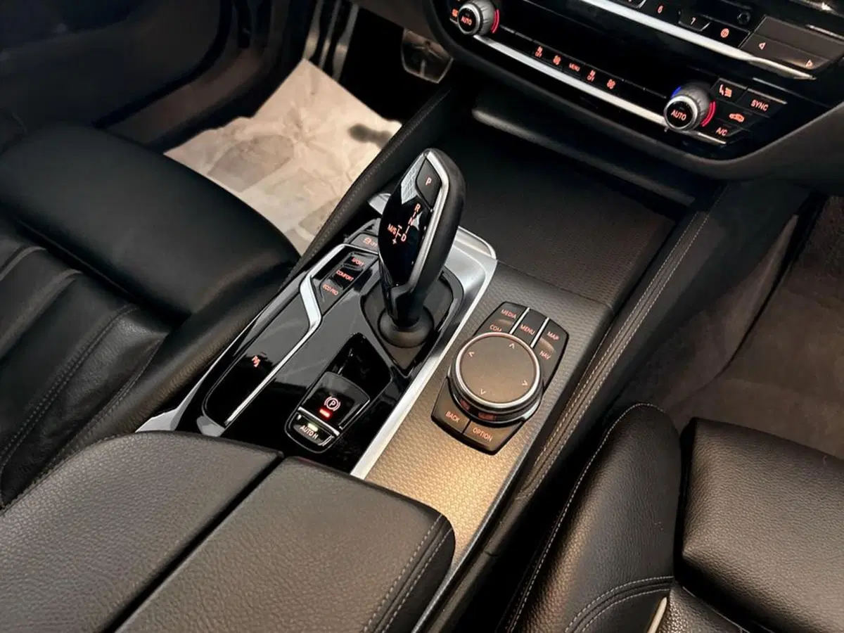 BMW Serie 5 Touring usata a Piacenza (15)
