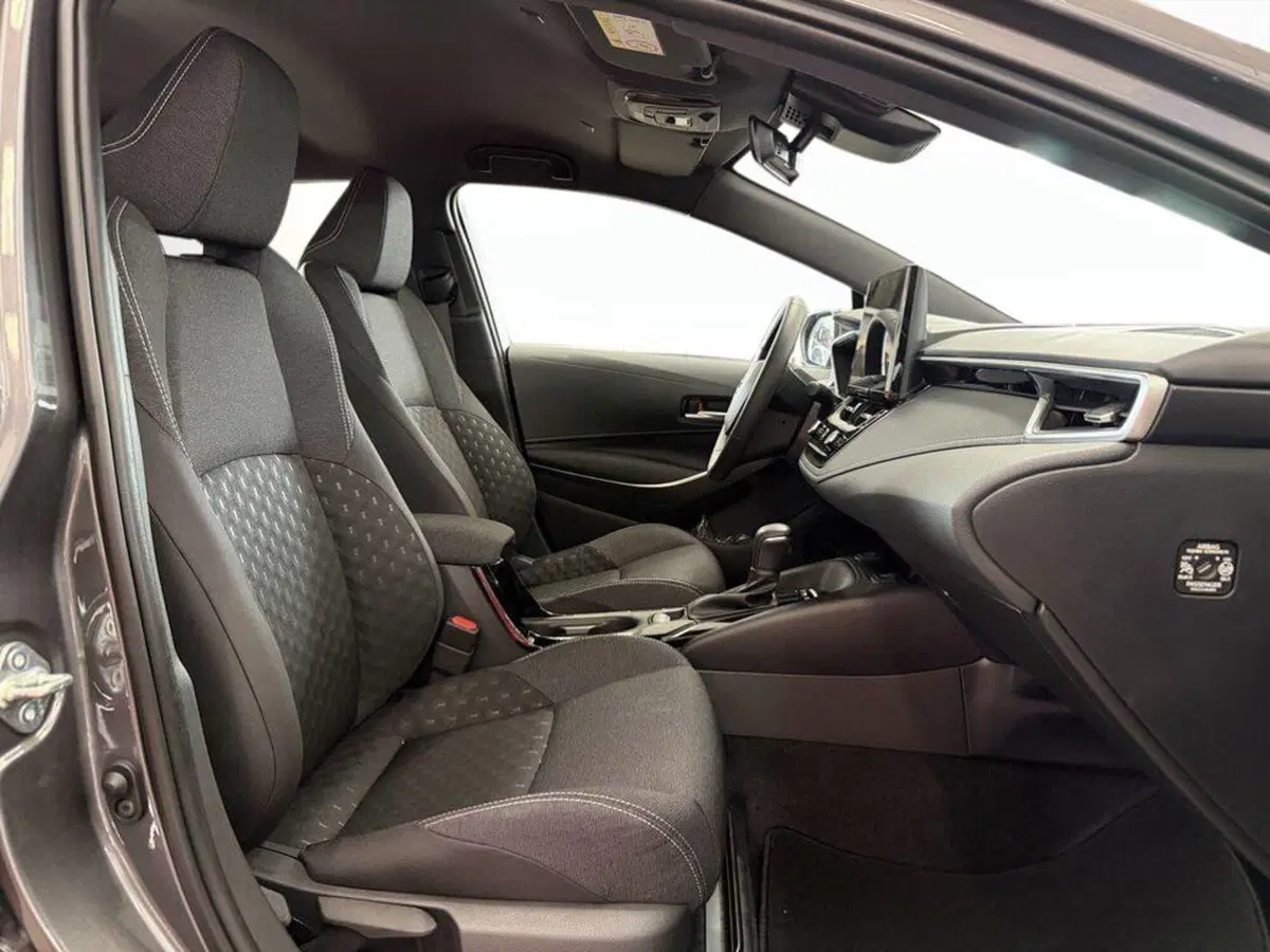 Toyota Corolla Touring Sports nuova a Monza e Brianza (10)