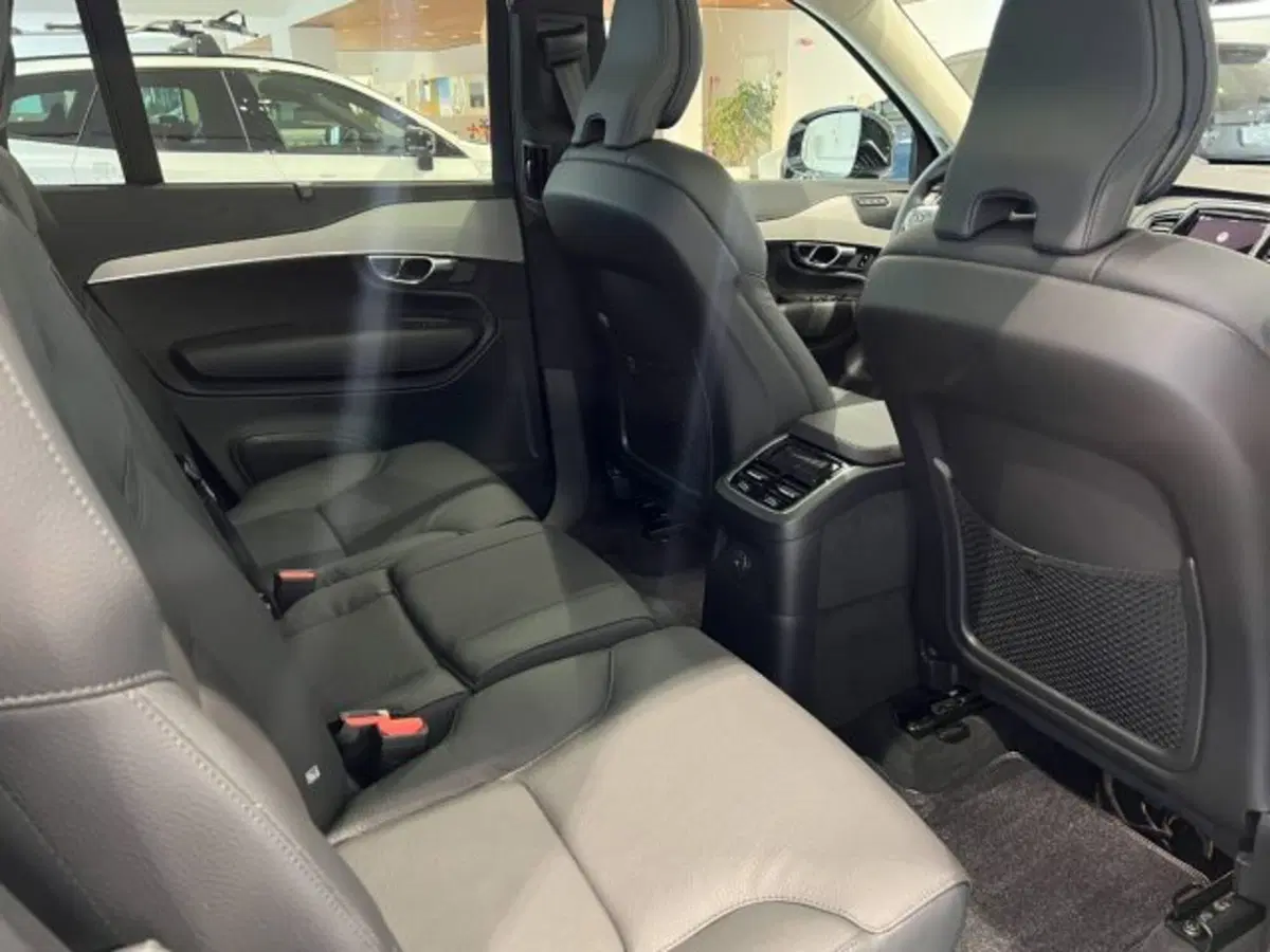 Volvo XC90 nuova a Modena (10)