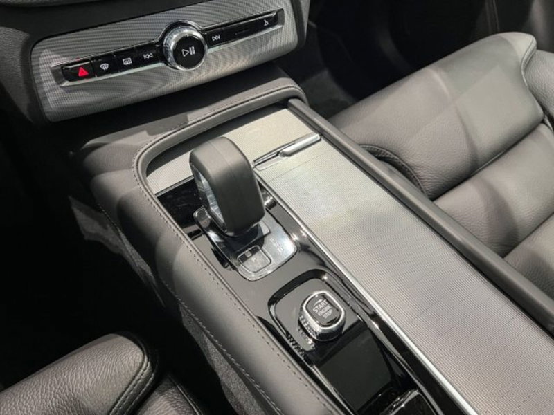 Volvo XC90 nuova a Modena (17)