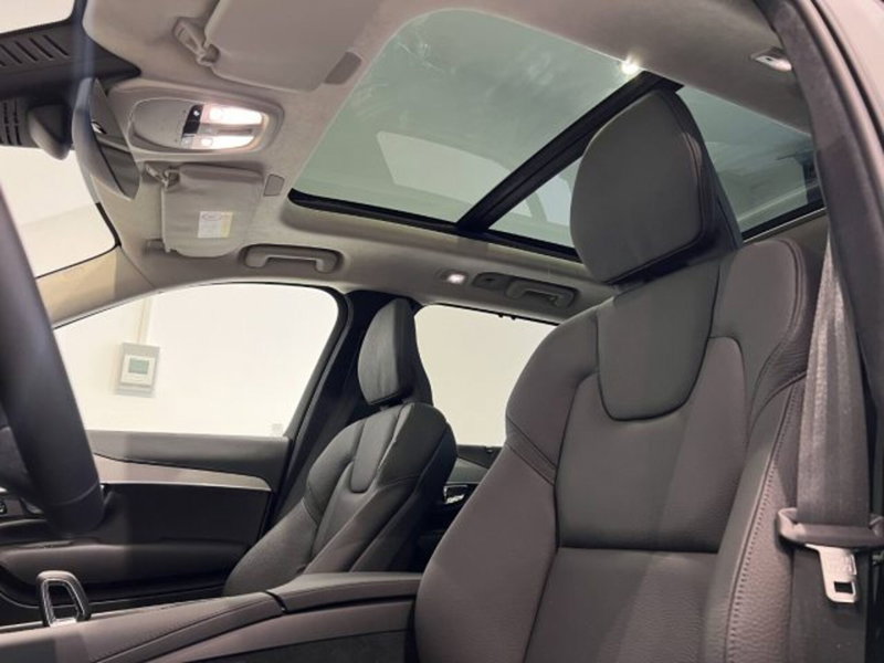 Volvo XC90 nuova a Modena (18)