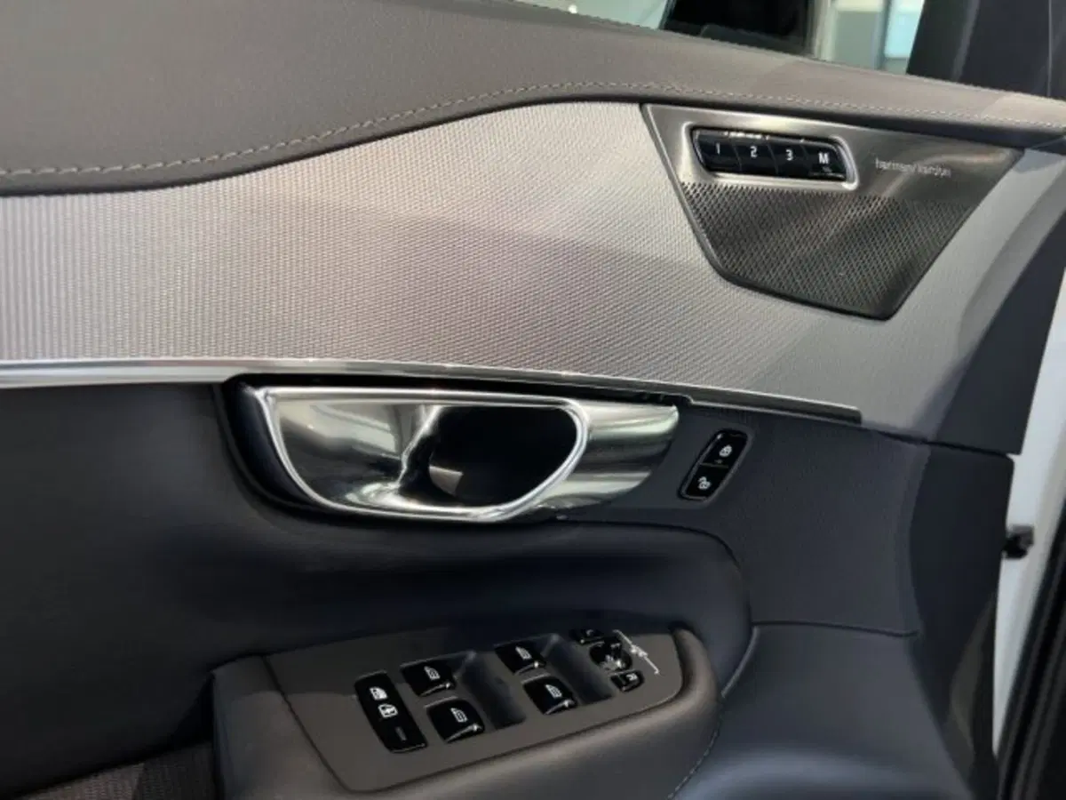 Volvo XC90 nuova a Modena (19)