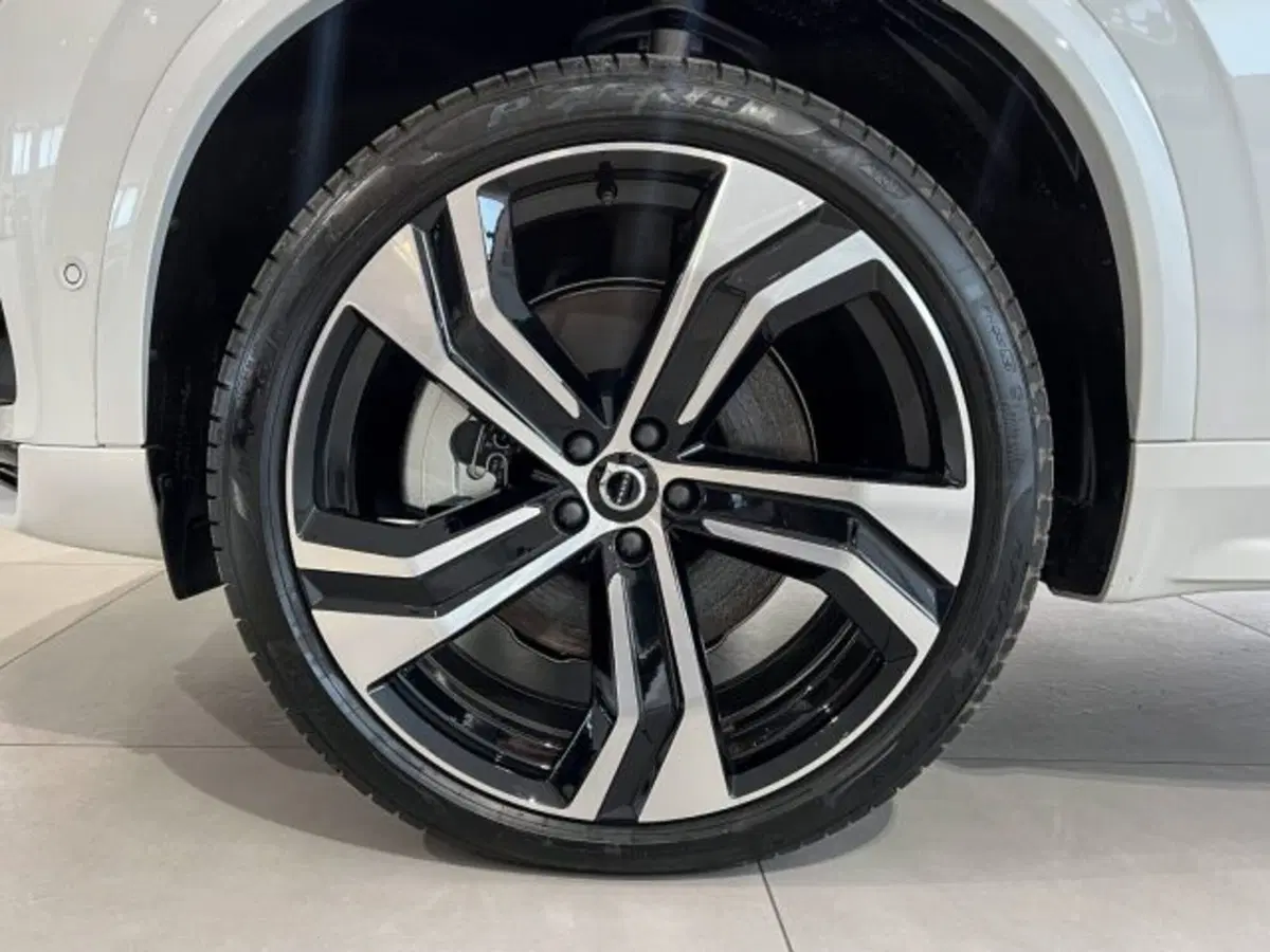 Volvo XC90 nuova a Modena (7)