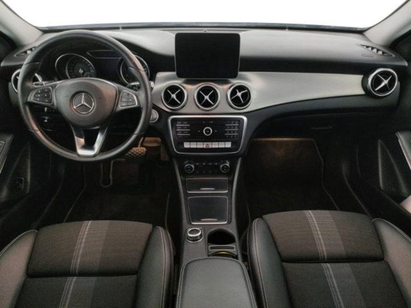Mercedes-Benz GLA SUV usata a Modena (11)