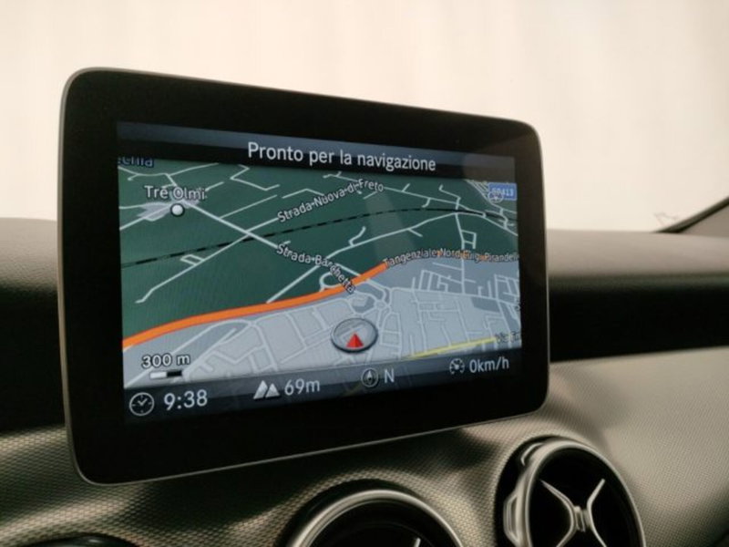 Mercedes-Benz GLA SUV usata a Modena (13)