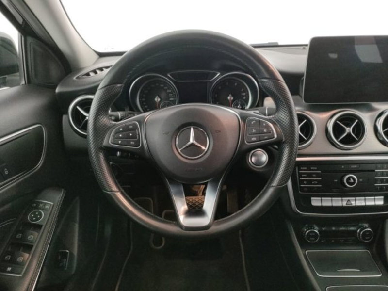 Mercedes-Benz GLA SUV usata a Modena (16)
