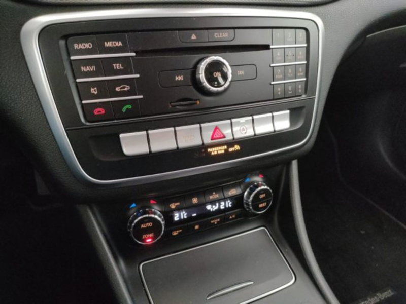 Mercedes-Benz GLA SUV usata a Modena (17)
