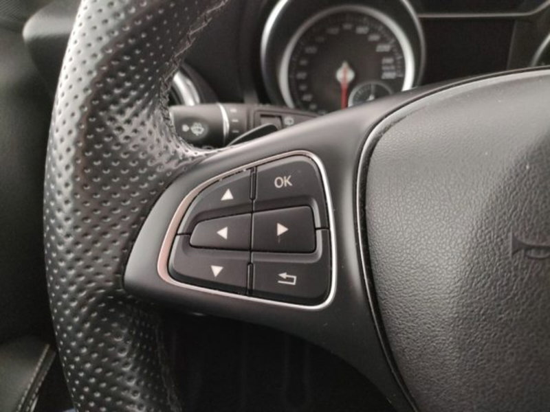 Mercedes-Benz GLA SUV usata a Modena (18)