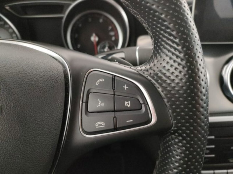 Mercedes-Benz GLA SUV usata a Modena (19)