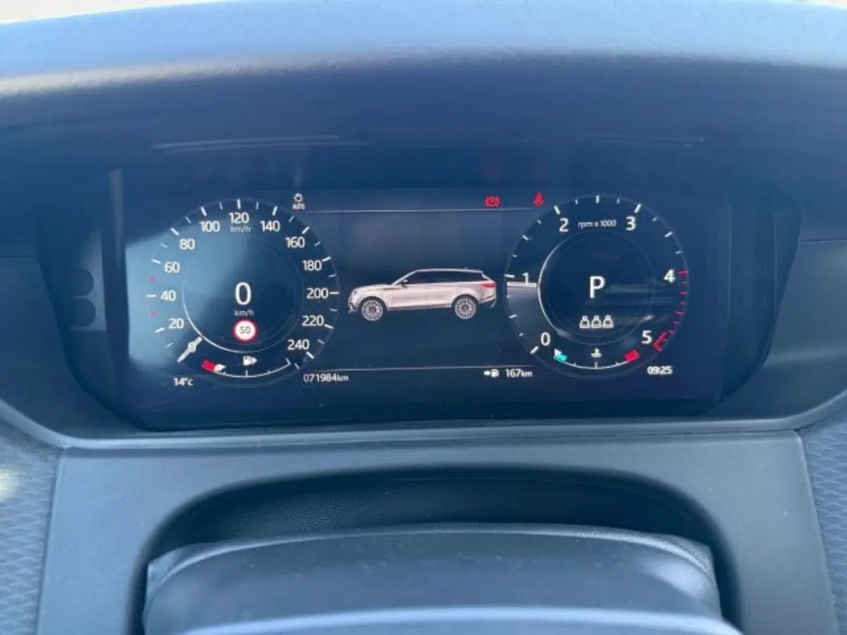 Land Rover Range Rover Velar usata a Udine (11)