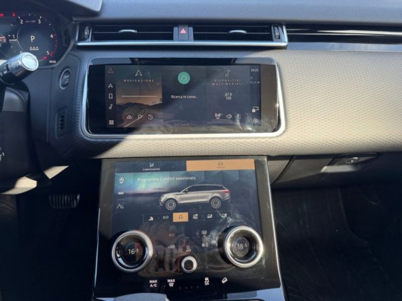 Land Rover Range Rover Velar usata a Udine (11)