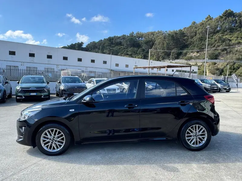 Kia Rio usata a Cosenza (6)