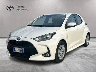 Toyota Yaris 1.5 Hybrid 5 porte Energy del 2023 usata a Piacenza