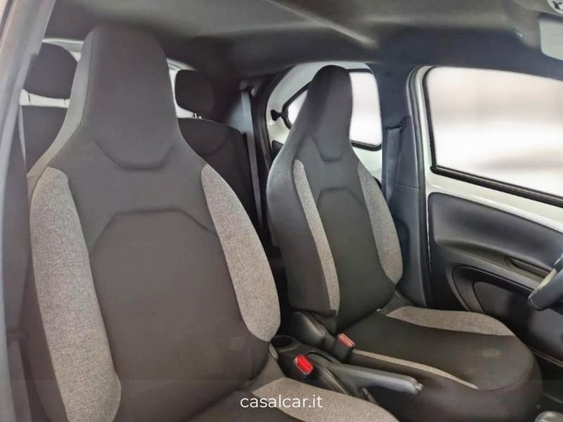 Toyota Aygo X usata a Salerno (12)