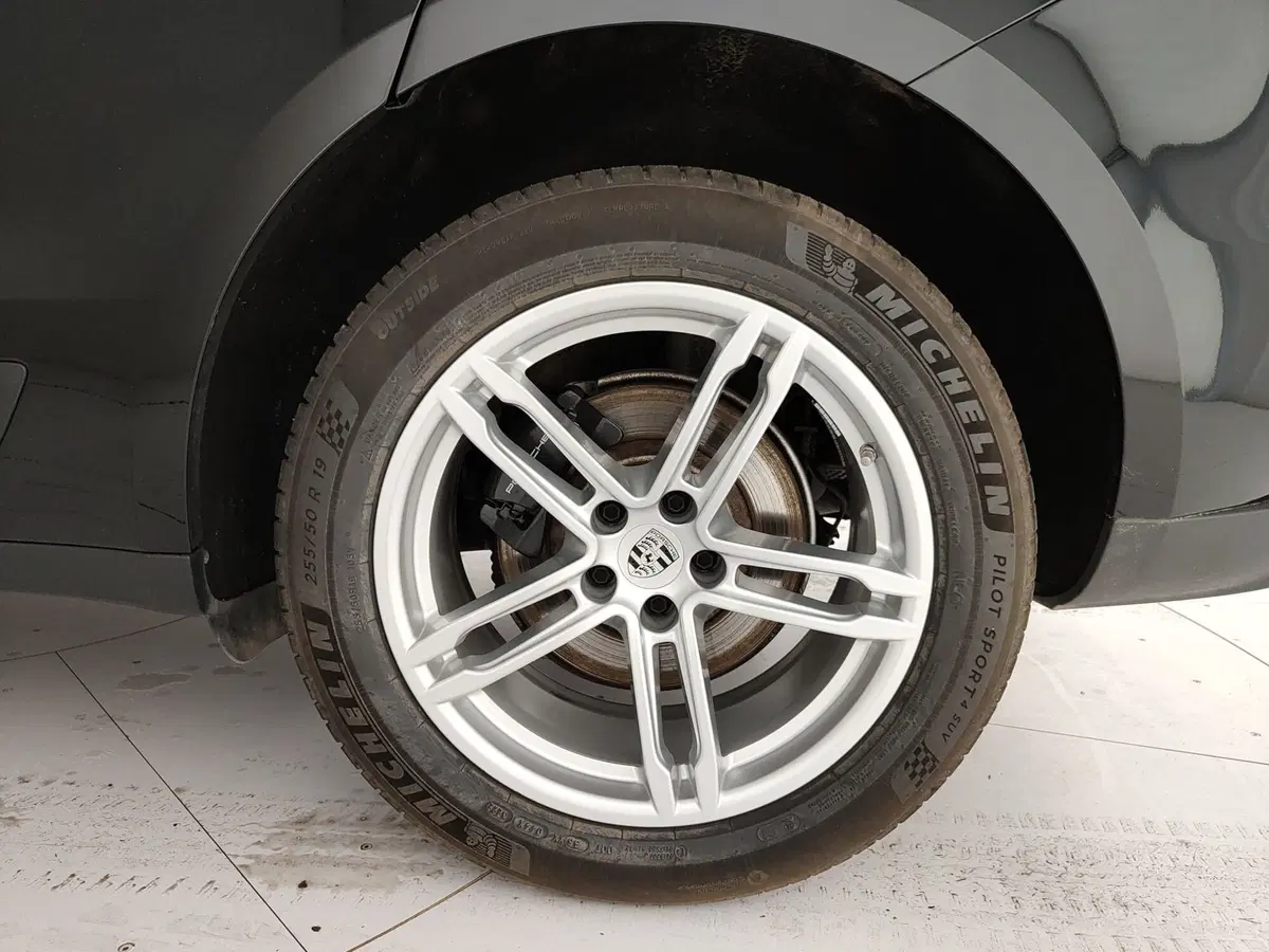 Porsche Macan usata a Caserta (11)