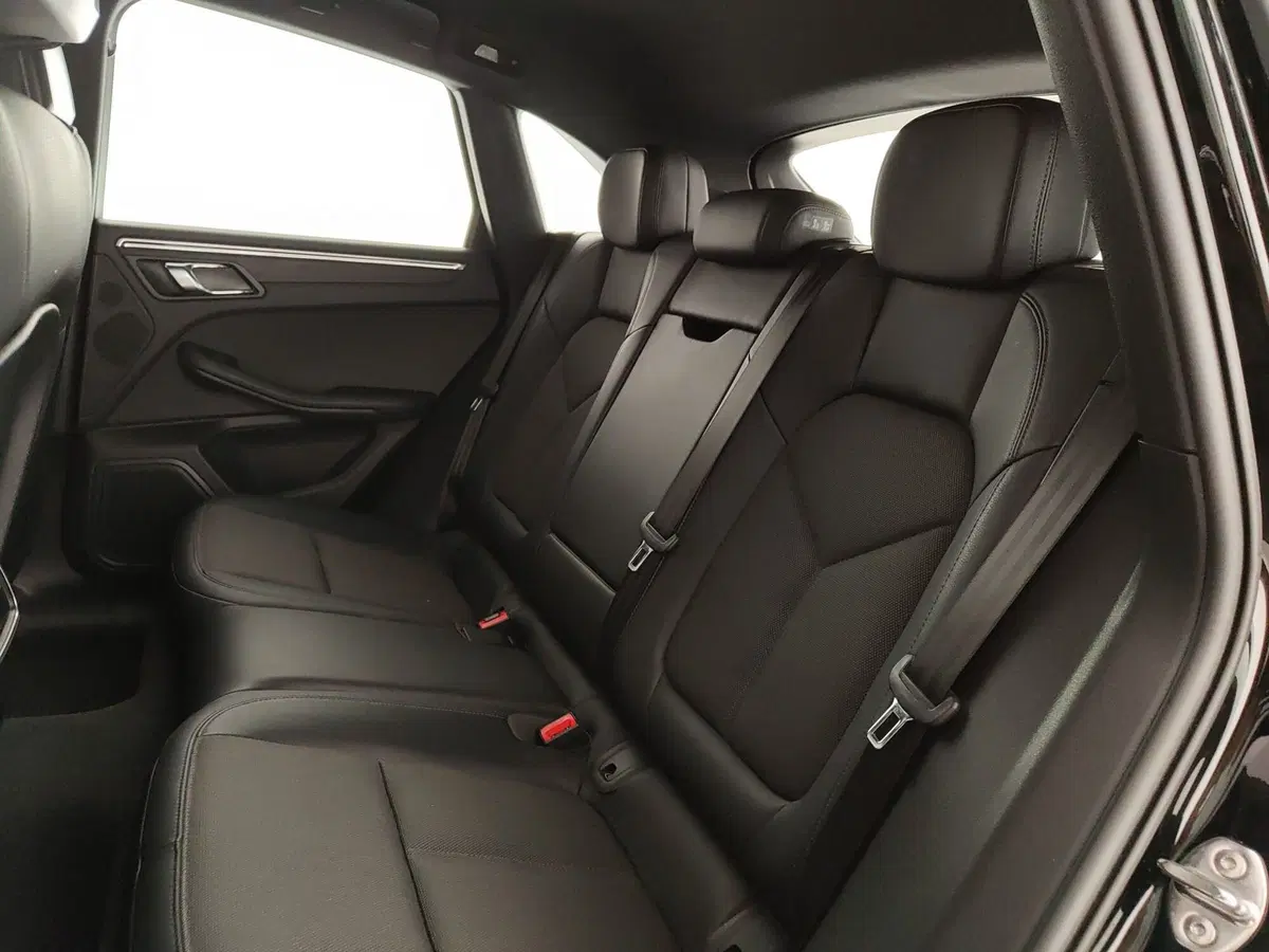 Porsche Macan usata a Caserta (19)