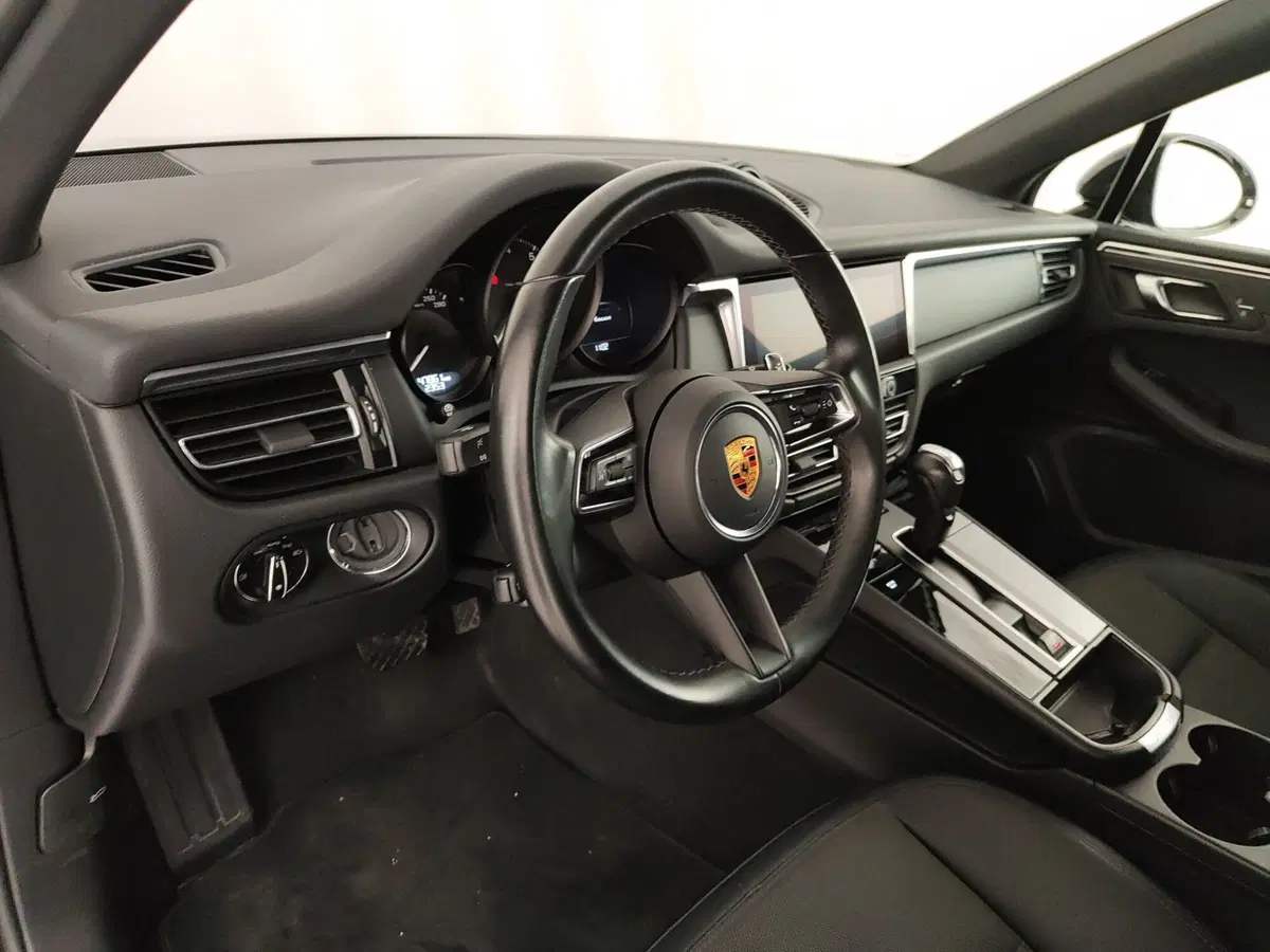 Porsche Macan usata a Caserta (20)