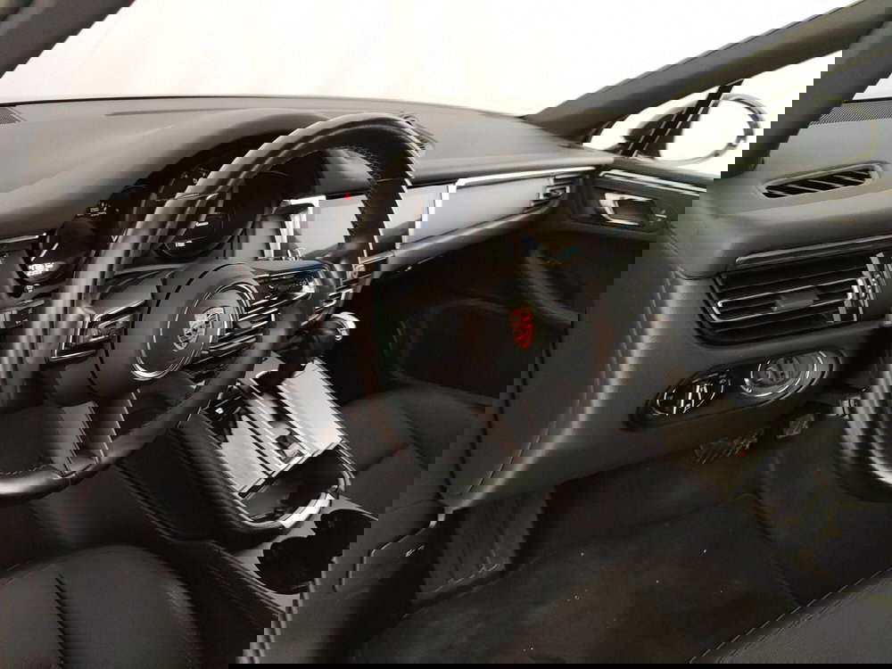 Porsche Macan usata a Caserta (20)