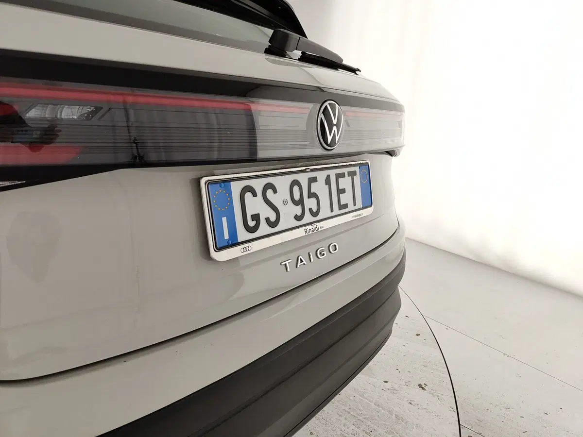 Volkswagen Taigo usata a Caserta (10)
