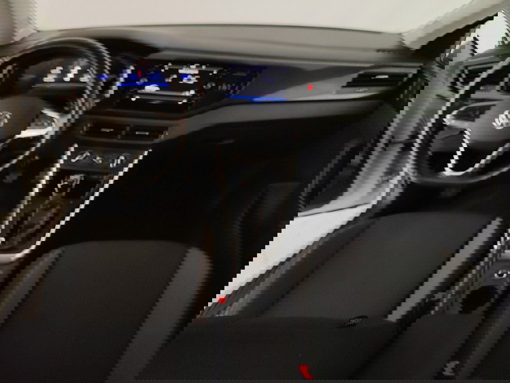 Volkswagen Taigo usata a Caserta (12)