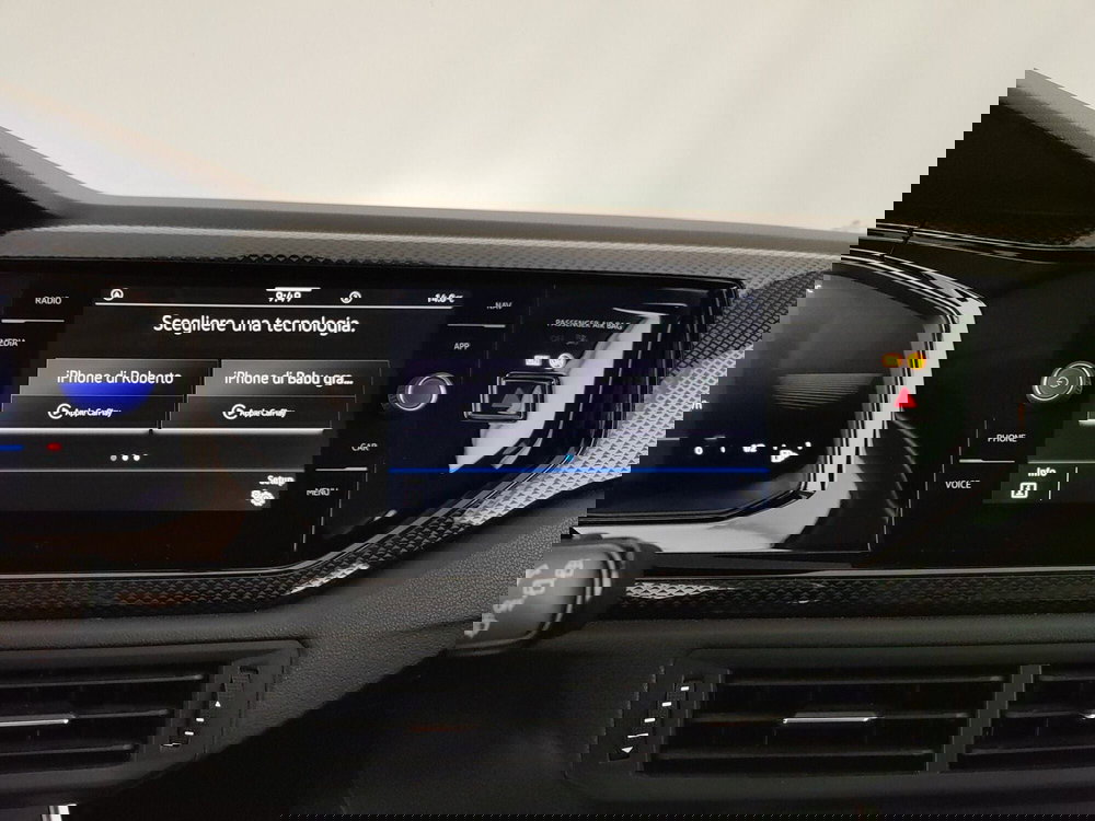 Volkswagen Taigo usata a Caserta (19)