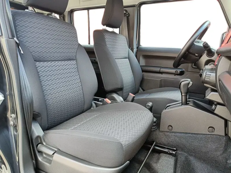 Suzuki Jimny nuova a Prato (11)